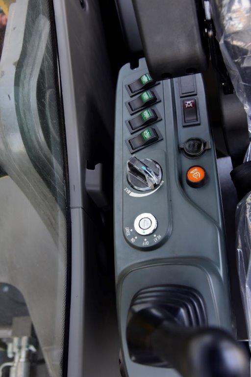экскаватор Lovol FR260D. управление 